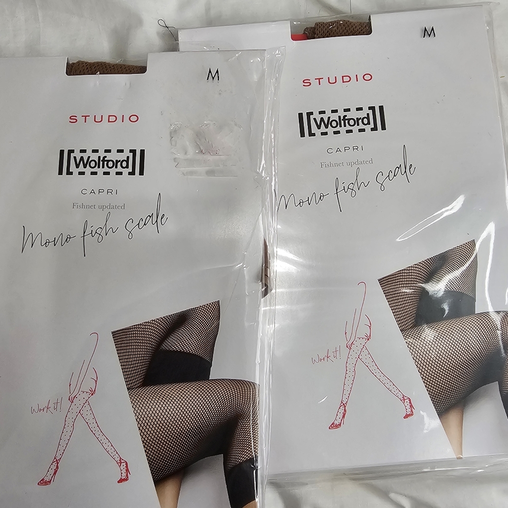 Wolford Mono Fish Scale Capri Leggings Fishnet in Honey Black Size M - Picture 7 of 10